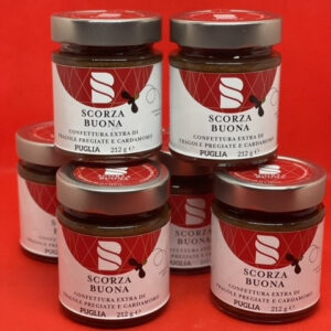 Confettura extra di fragole e cardamomo